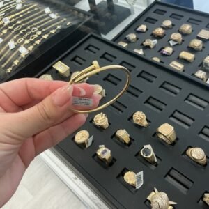 woman brazalet carti plane 10k