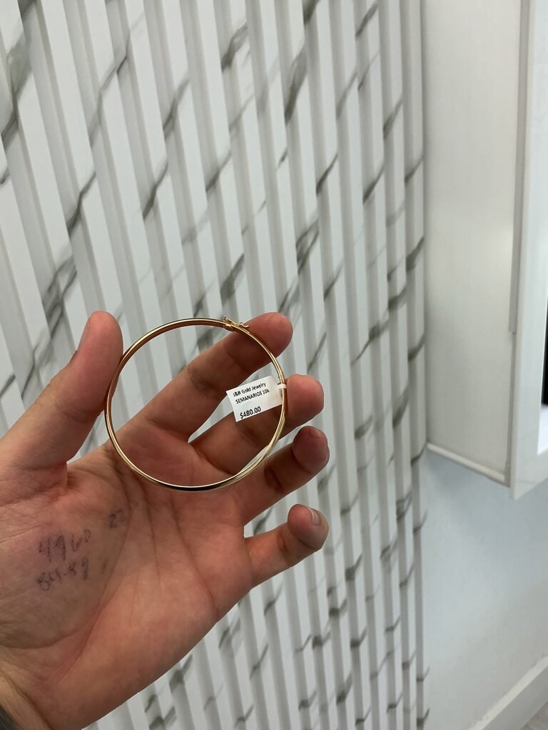 woman brazalet SEMANARIOS 10k